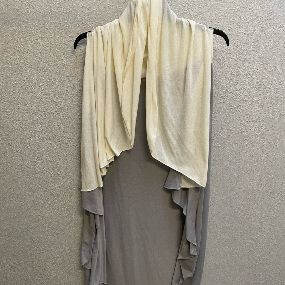 Wrap “City on the Go” by Demdaco Gray/Cream Draped Wrap/Shawl - OS - NWOT